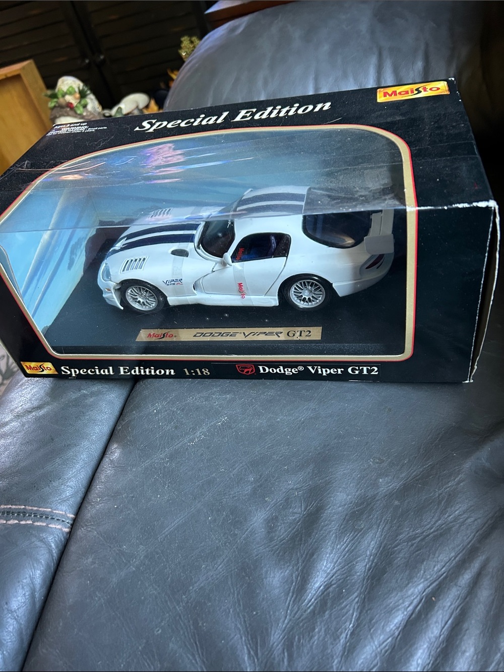 Maisto Special Edition Dodge Viper GT2 Die-Cast Car - White
